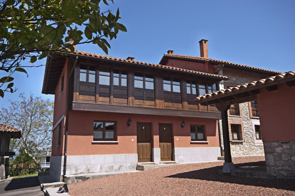 Apartamentos El Cueto De Los Collado Villanueva de Pria Exterior photo